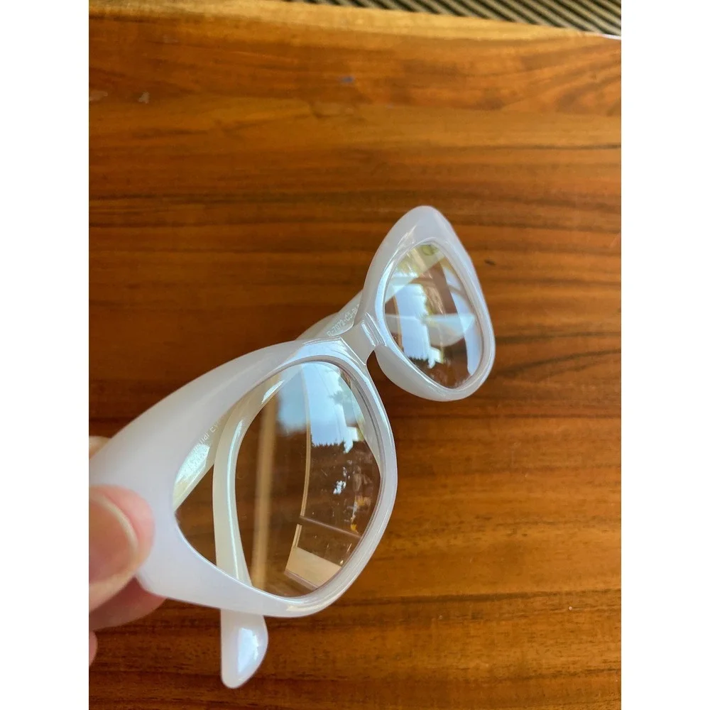 Ryan Simkhai Eyeshop White Cat Eye Reading Glasses +2.50 R-7072-C3-BLB